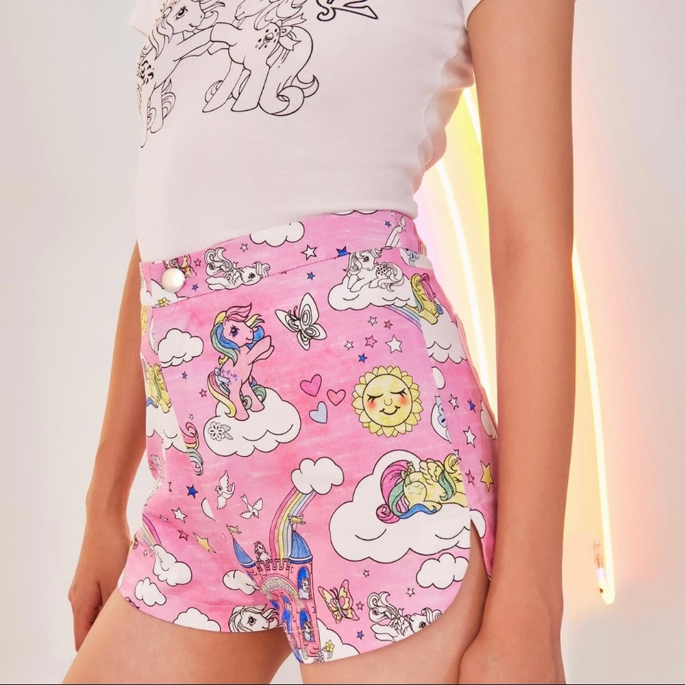 Dolls Kill x My Little Pony
✨DIVINE SKIES HIGH WAISTED SHORTS✨🦄
Brand new🦄🏰